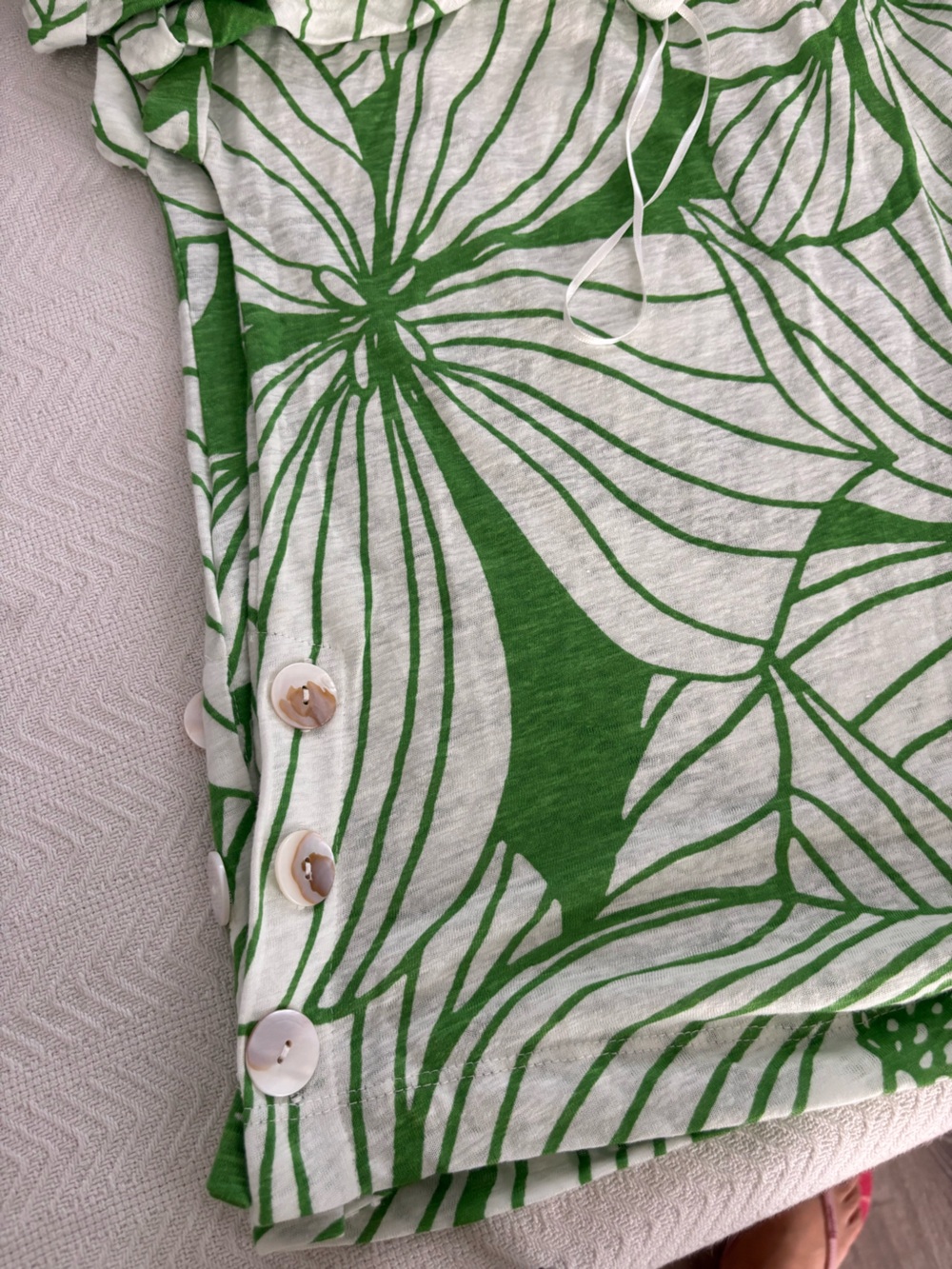 🍋Christian Siriano Green & White Floral Dolman Sleeve Top - Picture 8 of 9